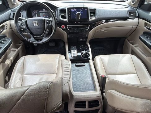 Used 2017 Honda Pilot Touring image 32