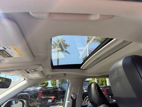 Used 2023 Toyota Highlander XLE FWD image 23