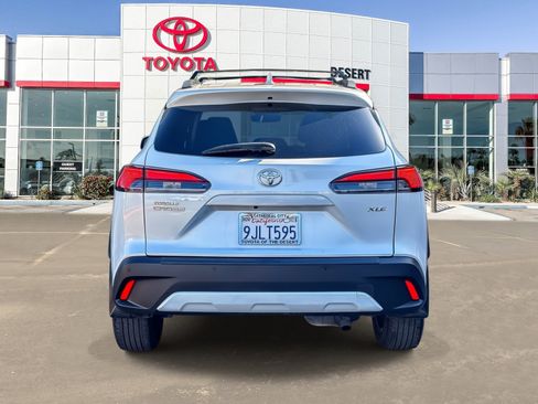 Used 2023 Toyota Corolla Cross XLE w/ Convenience Package FWD image 6