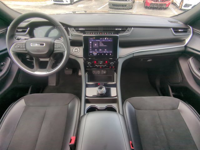 Certified 2024 Jeep Grand Cherokee Altitude AWD/4WD image 18