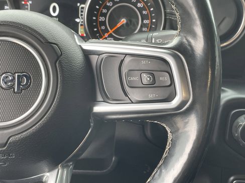 Used 2020 Jeep Gladiator Overland image 19