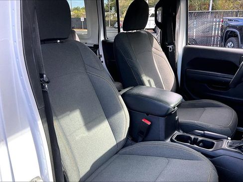 Used 2024 Jeep Wrangler Sport S image 27