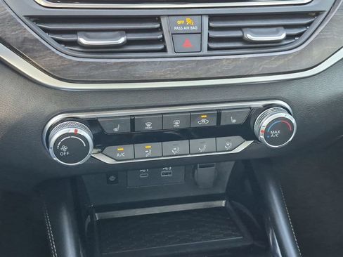 Used 2024 Nissan Altima 2.5 SV w/ SV Premium Package AWD/4WD image 23
