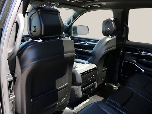 Used 2022 Jeep Wagoneer Series II w/ Premium Group I RWD image 15