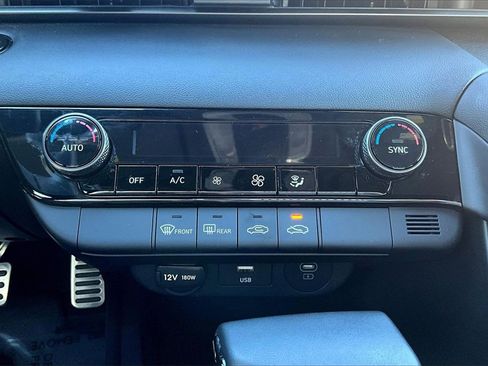 Certified 2025 Hyundai Elantra Sport image 31