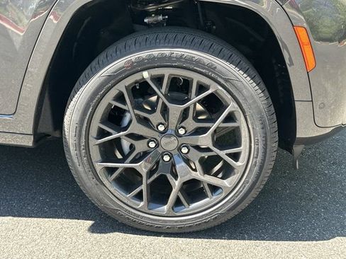 New 2026 Jeep Grand Cherokee Summit AWD/4WD image 15