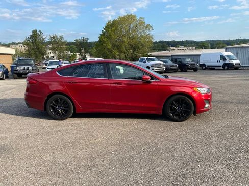Used 2020 Ford Fusion SE w/ Equipment Group 151A FWD image 4
