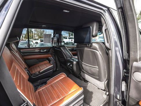 Used 2023 GMC Yukon Denali Ultimate image 36