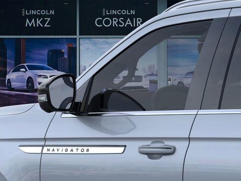 New 2025 Lincoln Navigator Reserve image 20
