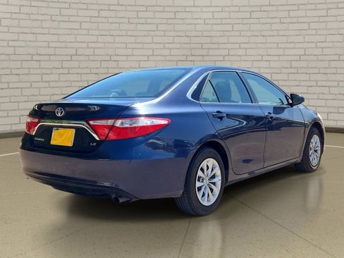 Used 2017 Toyota Camry LE FWD image 5