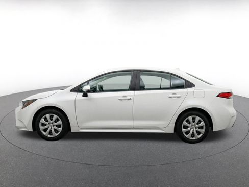 Used 2025 Toyota Corolla LE FWD image 4