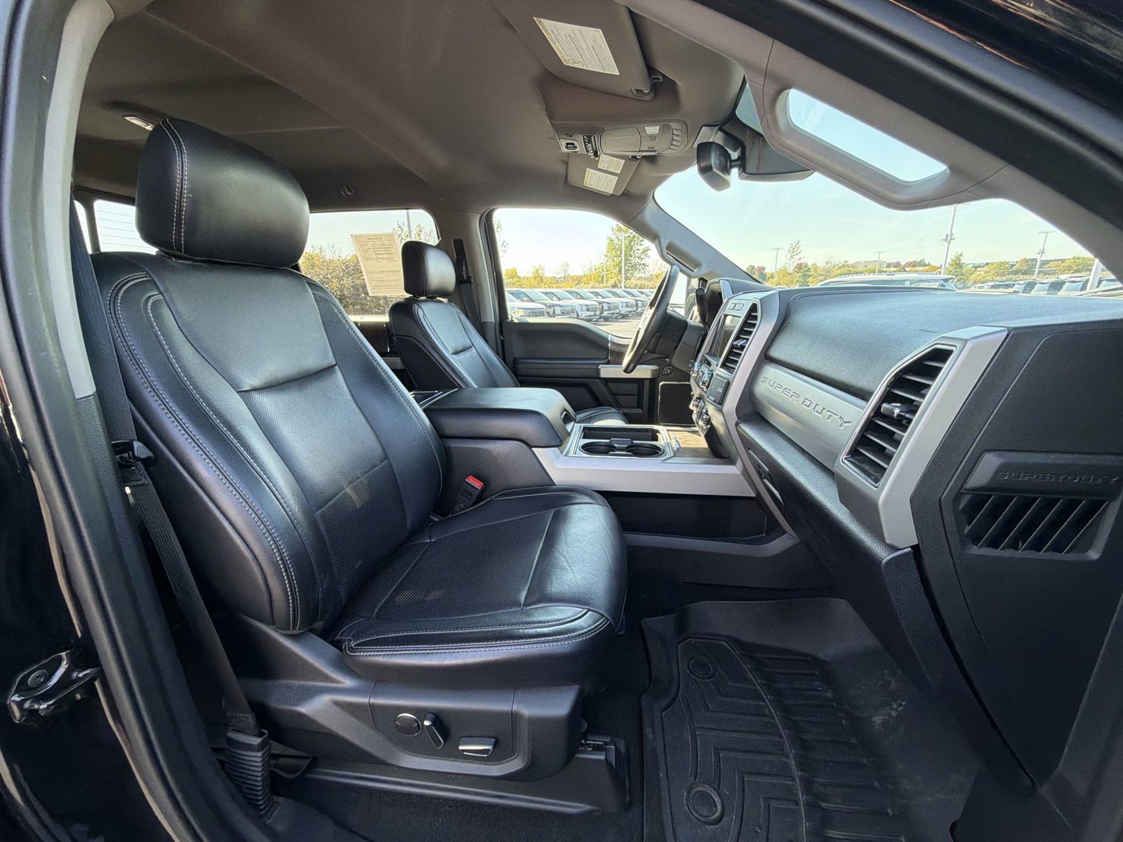 Used 2019 Ford F250 Lariat w/ Lariat Ultimate Package AWD/4WD image 26
