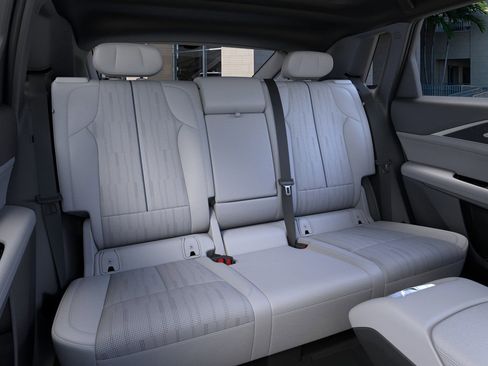 New 2026 Cadillac Lyriq Signature Sport w/ LPO, Floor Liner Package image 17