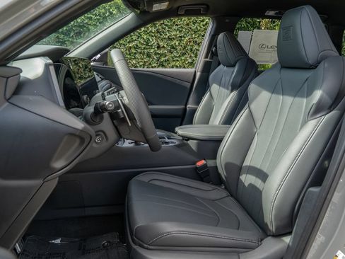 New 2026 Lexus TX 500h AWD image 15