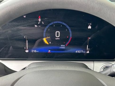 Used 2025 Chevrolet Trax LT FWD image 32
