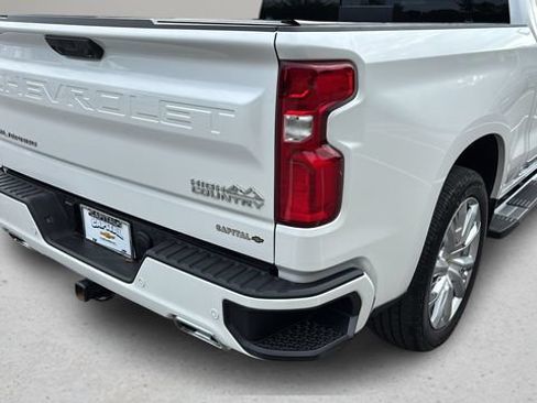 Used 2022 Chevrolet Silverado 1500 High Country w/ High Country Premium Package AWD/4WD image 39