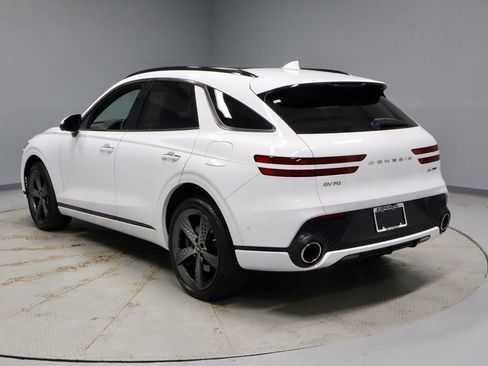 Used 2025 Genesis GV70 3.5T Sport w/ Sport Advanced Package AWD/4WD image 9