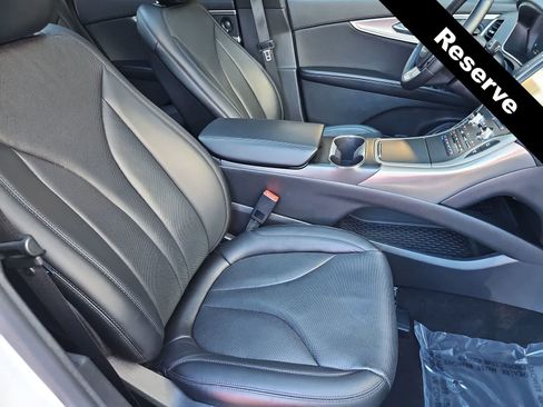 Used 2020 Lincoln Nautilus Reserve image 18