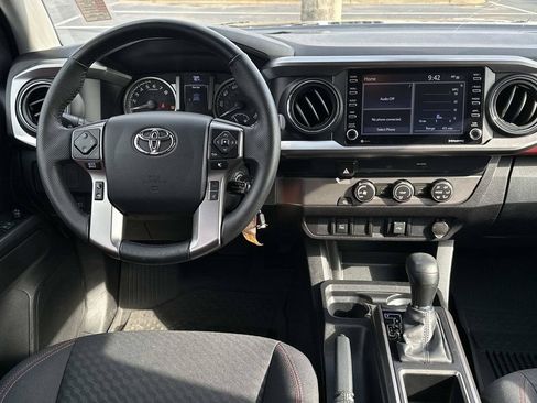 Used 2023 Toyota Tacoma SR5 w/ SR5 Appearance Package RWD image 17
