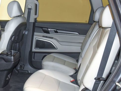 Used 2022 Kia Telluride S image 4