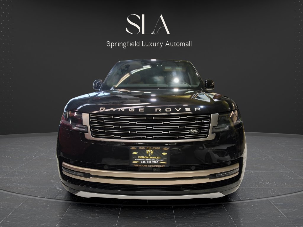 Used 2025 Land Rover Range Rover SE AWD/4WD image 2