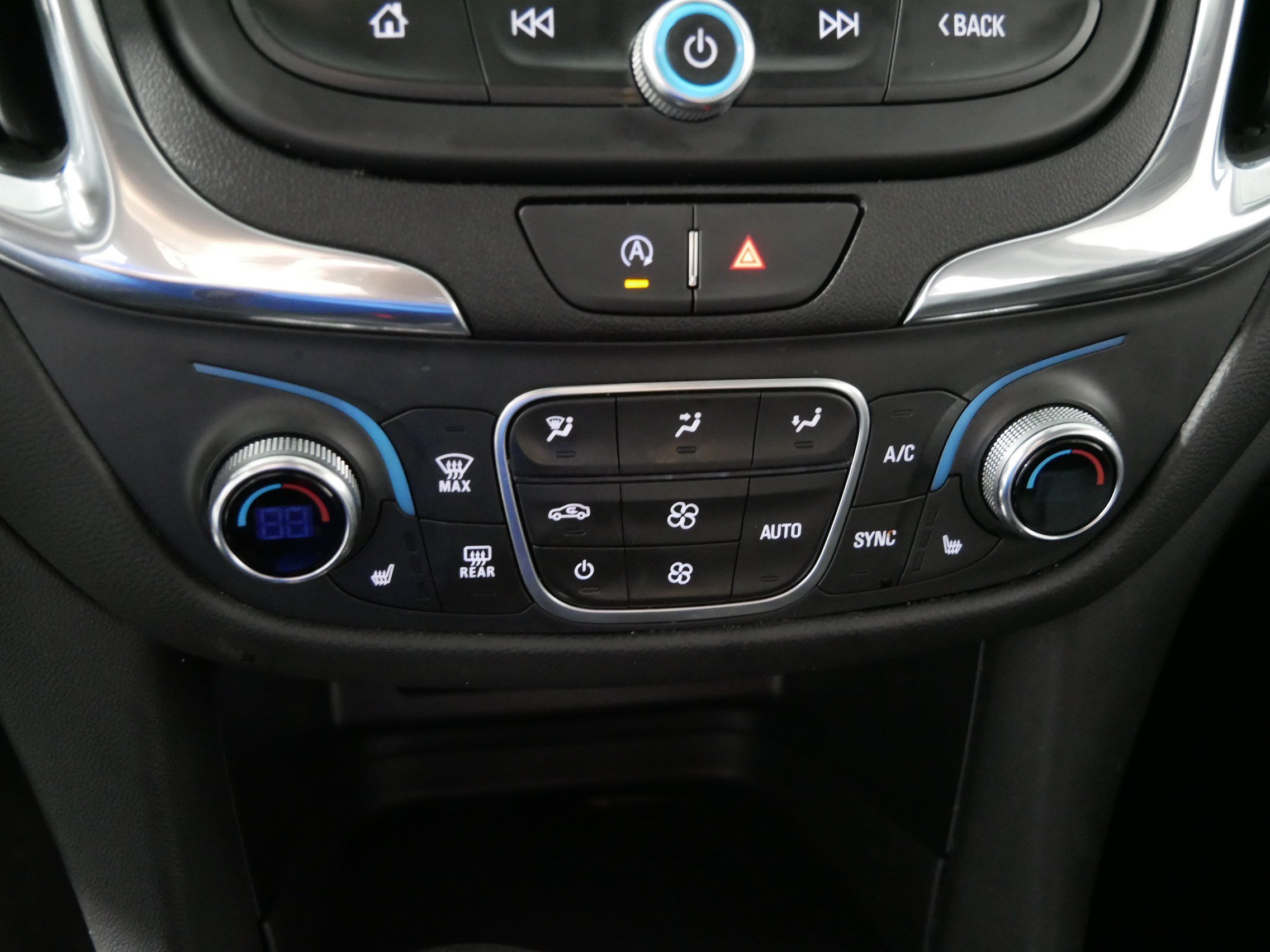 Used 2024 Chevrolet Equinox LT AWD/4WD image 23