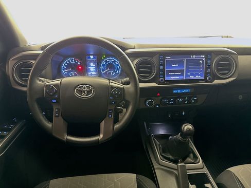 Used 2022 Toyota Tacoma TRD Off-Road AWD/4WD image 21