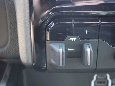 Used 2024 RAM 2500 Big Horn w/ Night Edition AWD/4WD image 45