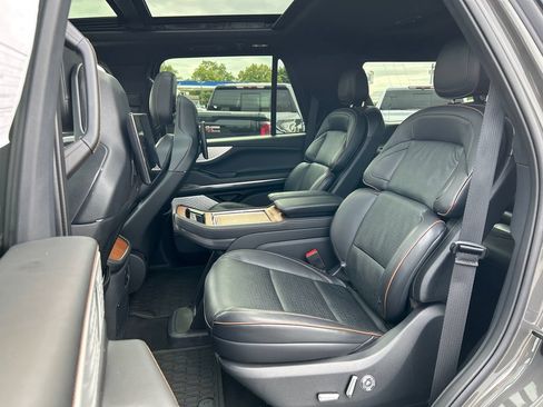 Used 2025 Lincoln Navigator Black Label AWD/4WD image 36