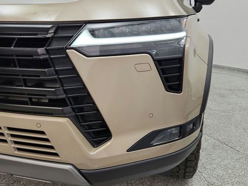 Used 2024 Lexus GX 550 image 11