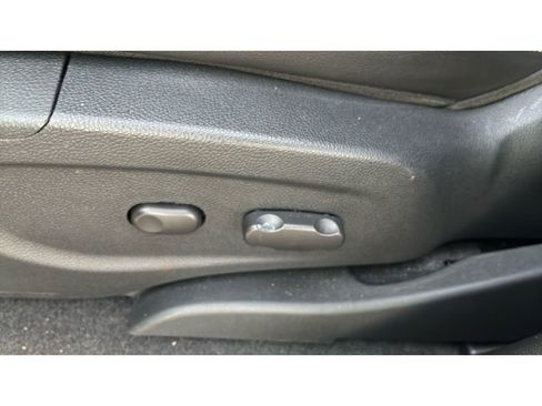 Used 2018 Chevrolet Trax Premier image 12