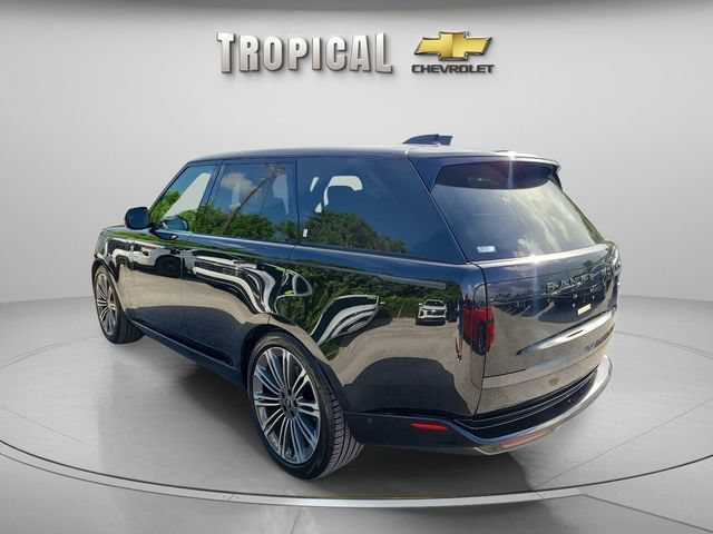 Used 2023 Land Rover Range Rover SE AWD/4WD image 3