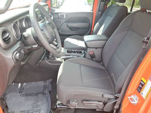 Used 2023 Jeep Wrangler Sport S image 17