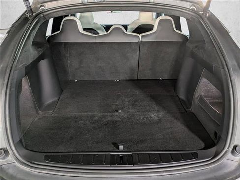 Used 2022 Tesla Model X image 7