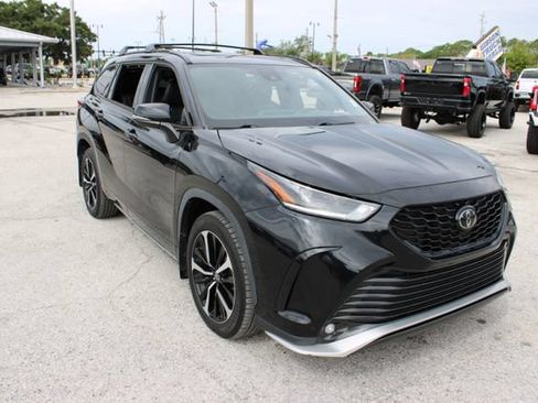 Used 2022 Toyota Highlander XSE AWD/4WD image 14