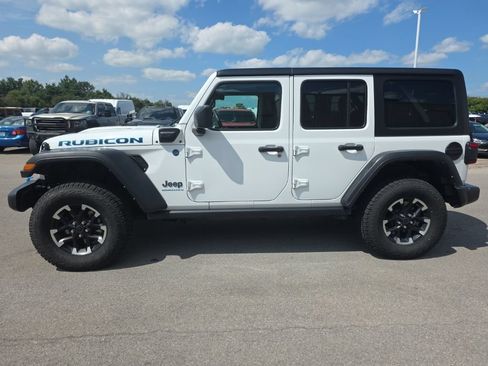 Used 2024 Jeep Wrangler Unlimited Rubicon 4xe AWD/4WD image 8