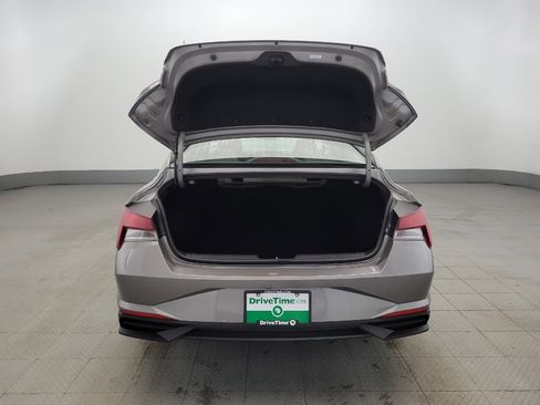 Used 2023 Hyundai Elantra SEL image 29