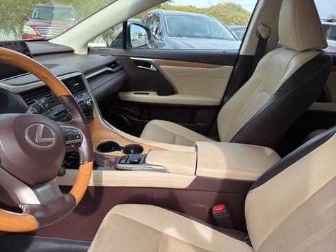 Used 2019 Lexus RX 450hL Premium w/ Premium Package image 4