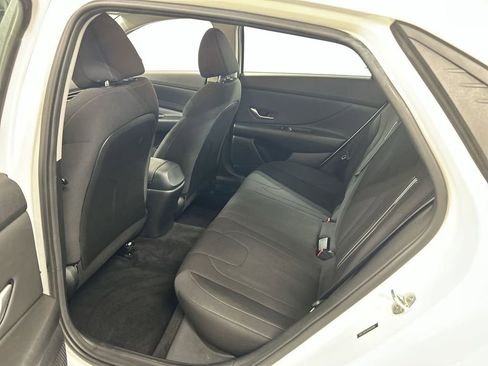 Used 2023 Hyundai Elantra SEL w/ Convenience Package image 19