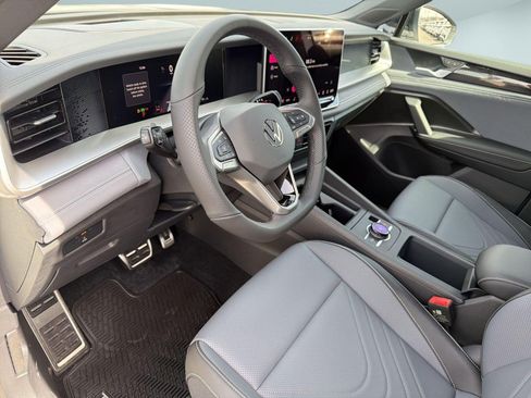 New 2026 Volkswagen Tiguan SE R-Line AWD/4WD image 4