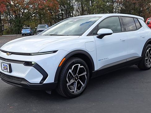 New 2026 Chevrolet Equinox EV LT image 8