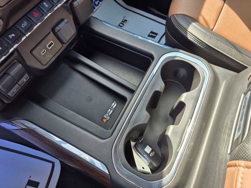 Used 2023 Chevrolet Silverado 3500 High Country w/ Technology Package image 26