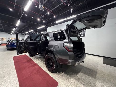 Used 2018 Toyota 4Runner TRD Off-Road Premium AWD/4WD image 62