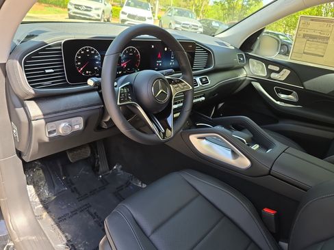 New 2026 Mercedes-Benz GLS 450 4MATIC image 17