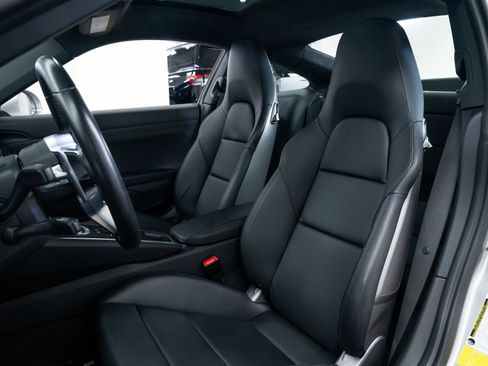 Used 2018 Porsche 911 Carrera RWD image 15
