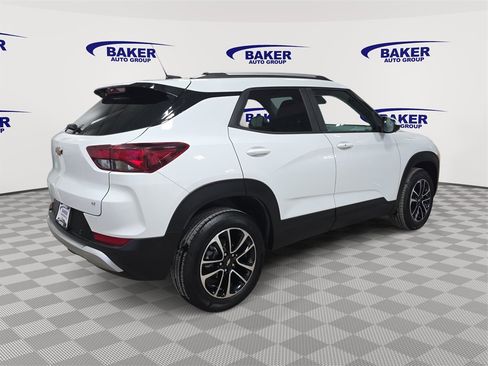 Certified 2025 Chevrolet TrailBlazer LT w/ Driver Confidence Package image 5