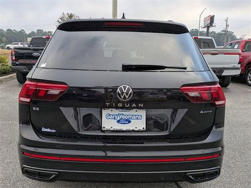 Used 2022 Volkswagen Tiguan SE R-Line image 5