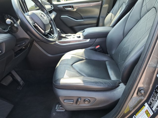 Used 2020 Toyota Highlander Platinum AWD/4WD image 28