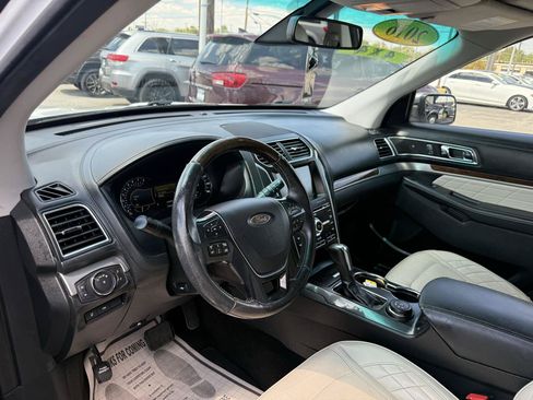 Used 2016 Ford Explorer Platinum AWD/4WD image 10