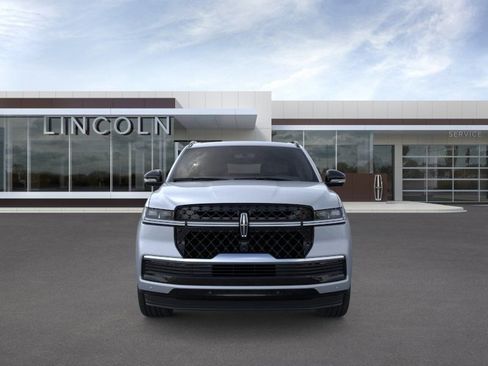 New 2025 Lincoln Navigator Reserve w/ Jet Appearance Package AWD/4WD image 6